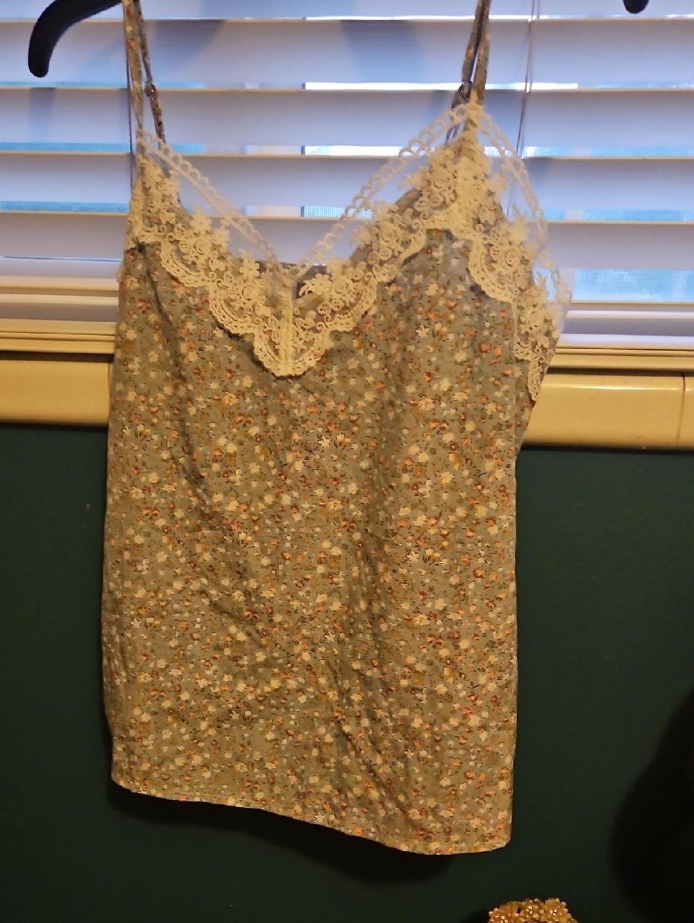 Lace-Trim Floral Cami Top - Light Blue
